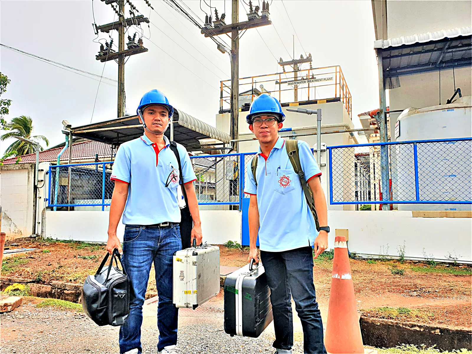 ทีมวิศวกรบริการหน้างานที่โรงงานลูกค้า